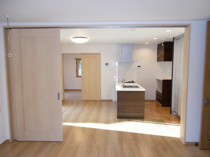 2階から1階へー住まい方を変える為1階を全面リフォーム